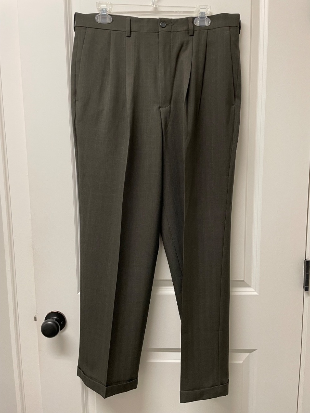 Claiborne 34x30 Olive Dress Pants Mens Pleated Cuffed Slacks Brownish